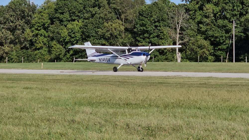 N1468V taxiing at C66